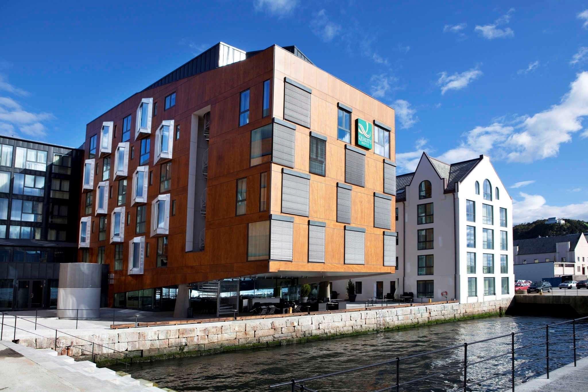 Hotel Quality Waterfront 4*
