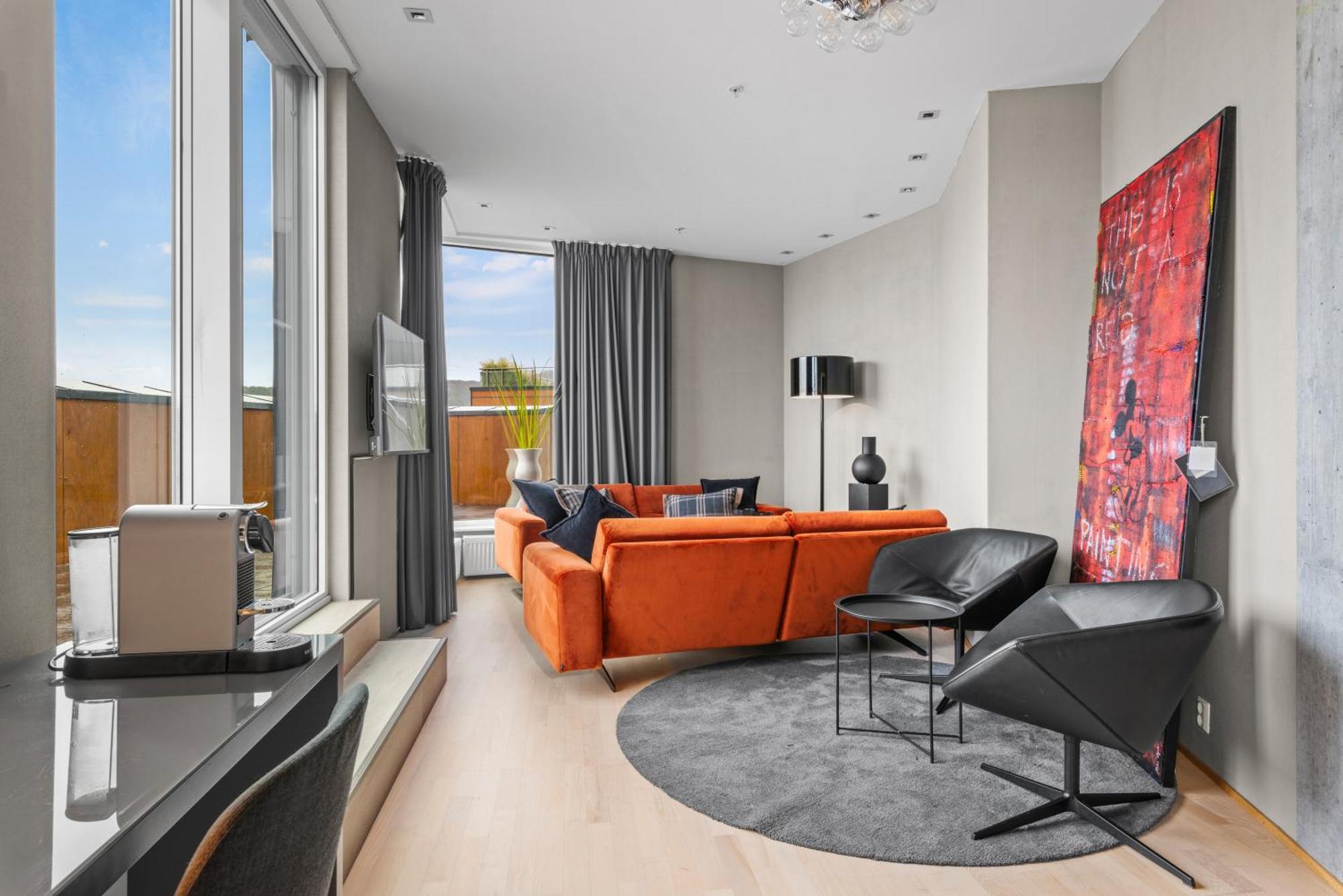 Quality Waterfront Hotel